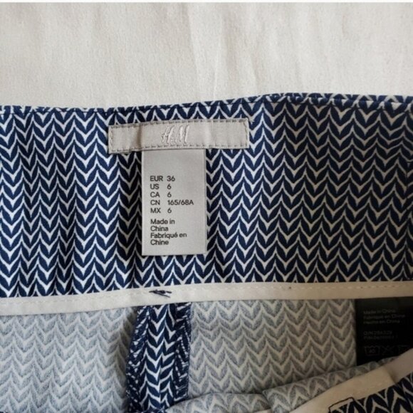 Blue pattern printed tie belt high waisted shorts - Picture 3 of 6